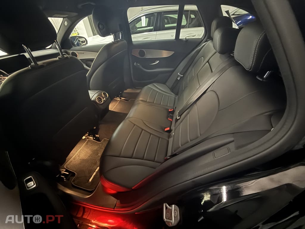 Mercedes-Benz C 300 de AMG Line