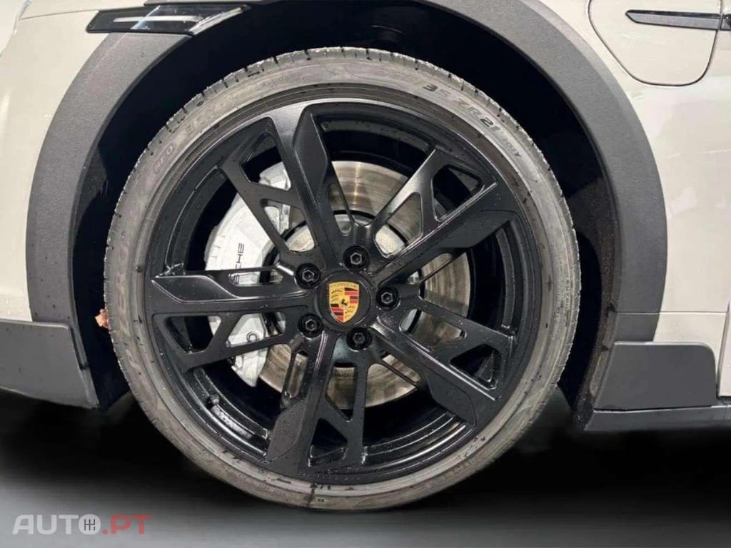 Porsche Taycan I.V.A DEDUTÍVEL Turbo