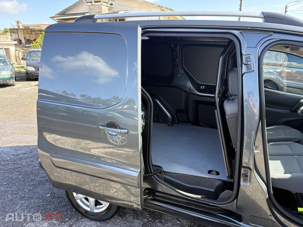 Citroen Berlingo 1.6 HDI 3 Lugares Caixa Automática