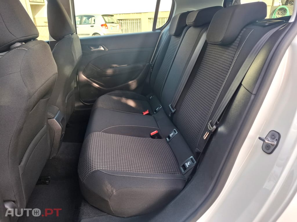 Peugeot 308 1.5 BlueHDi Business Line