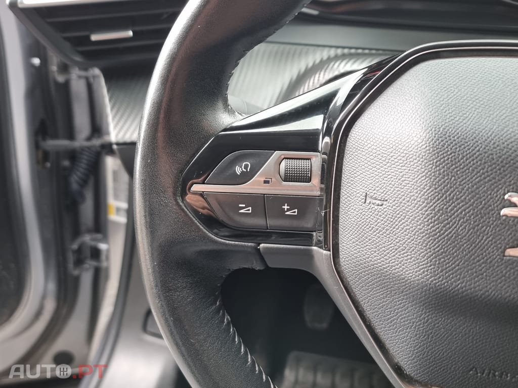 Peugeot 2008 1.2 PureTech Active Pack