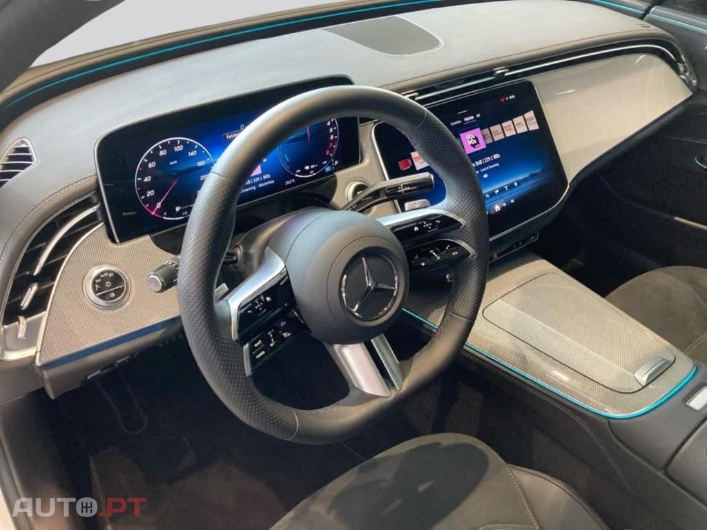 Mercedes-Benz E 300 I.V.A DEDUTIVEL e AMG-Line