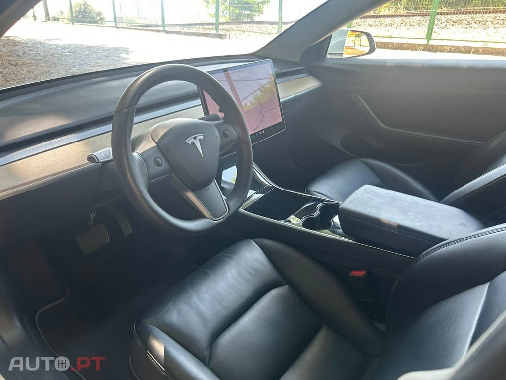 Tesla Model 3 SR Plus