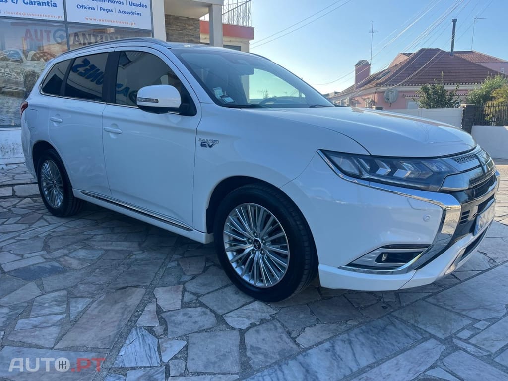 Mitsubishi Outlander 2.4 Instyle