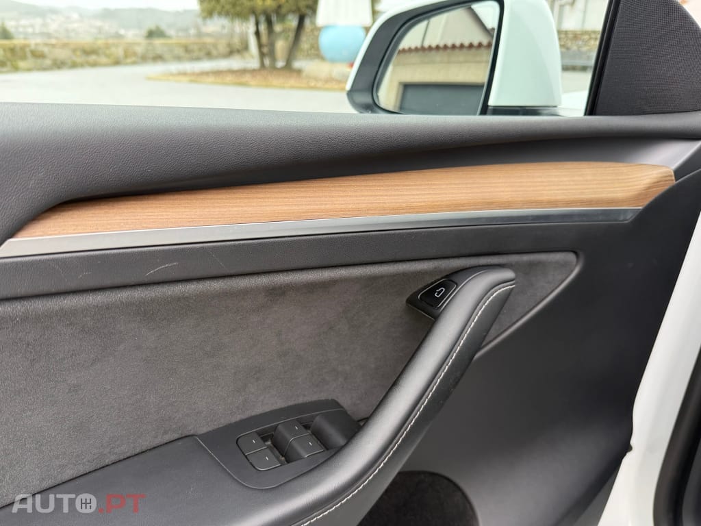 Tesla Model Y Tração Traseira