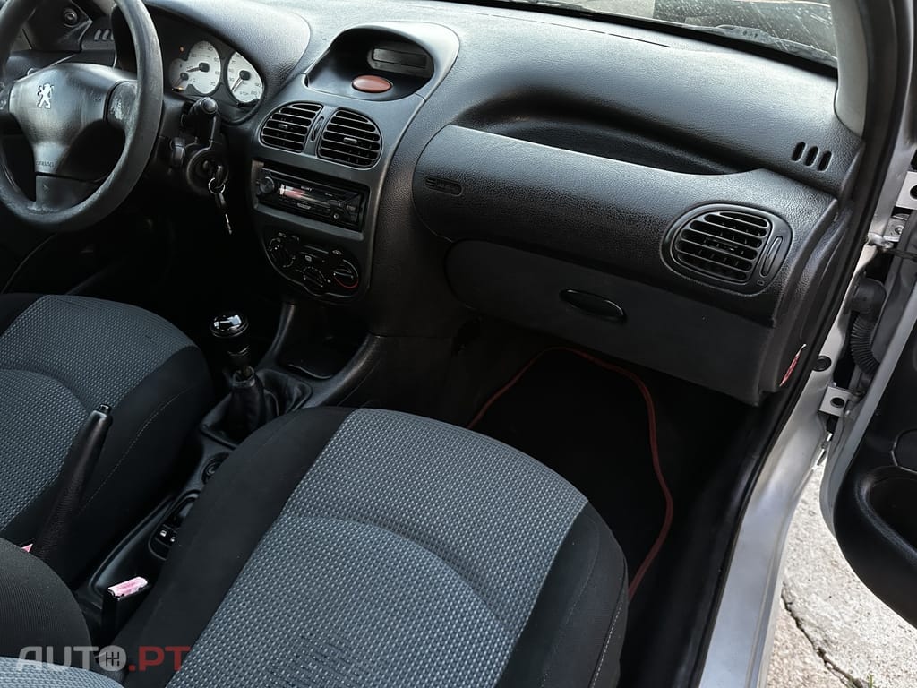 Peugeot 206 1.1 Color Line