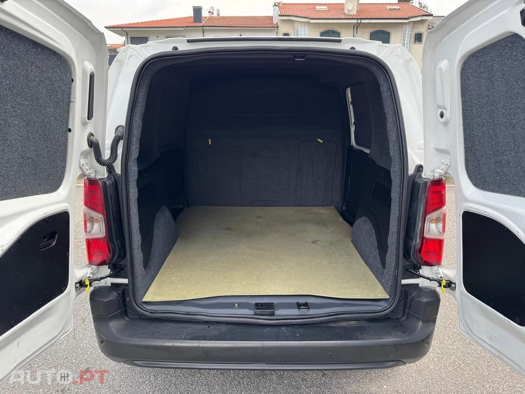 Toyota Proace 1.5D L1 Comfort - IVA DEDUTÍVEL