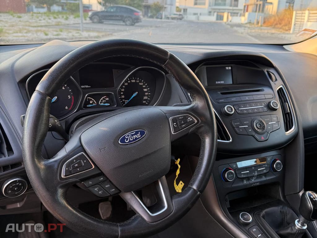 Ford Focus SW Focus III Carrinha 1.5 TDCi