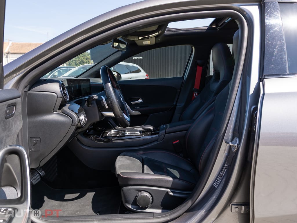 Mercedes-Benz A 35 AMG 4Matic Speedshift DCT 7G — fotografia 15