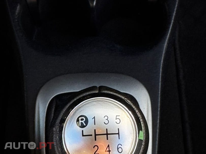 Toyota Yaris 1.33 VVT-i Sport+Navi