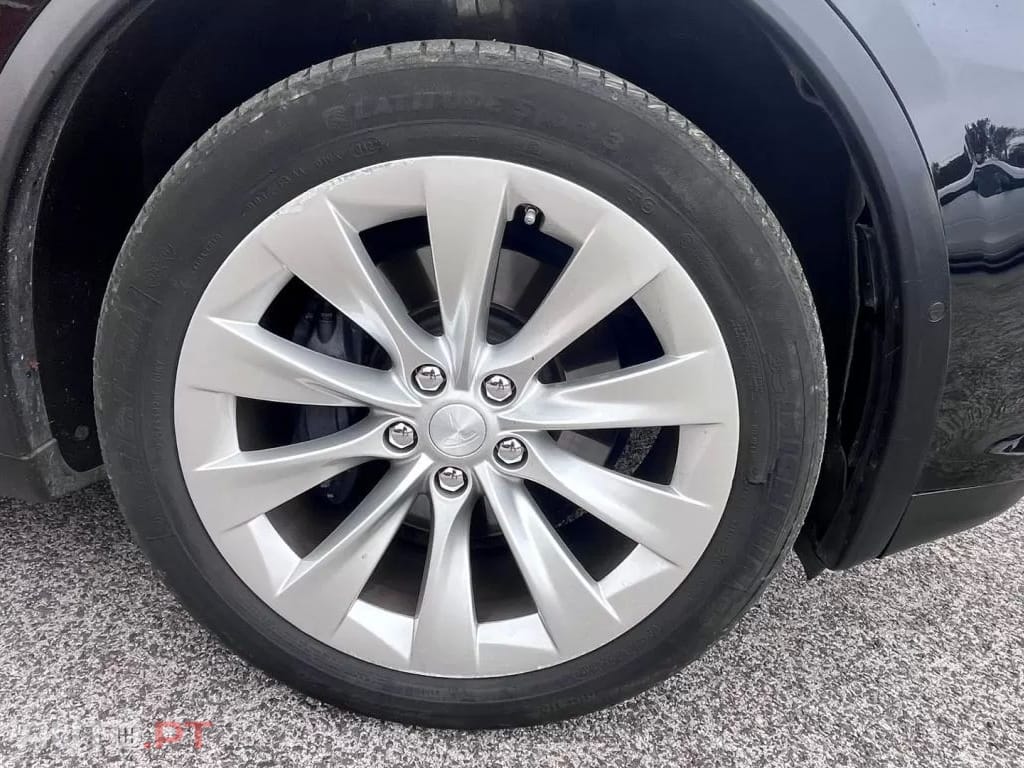 Tesla Model X 75D