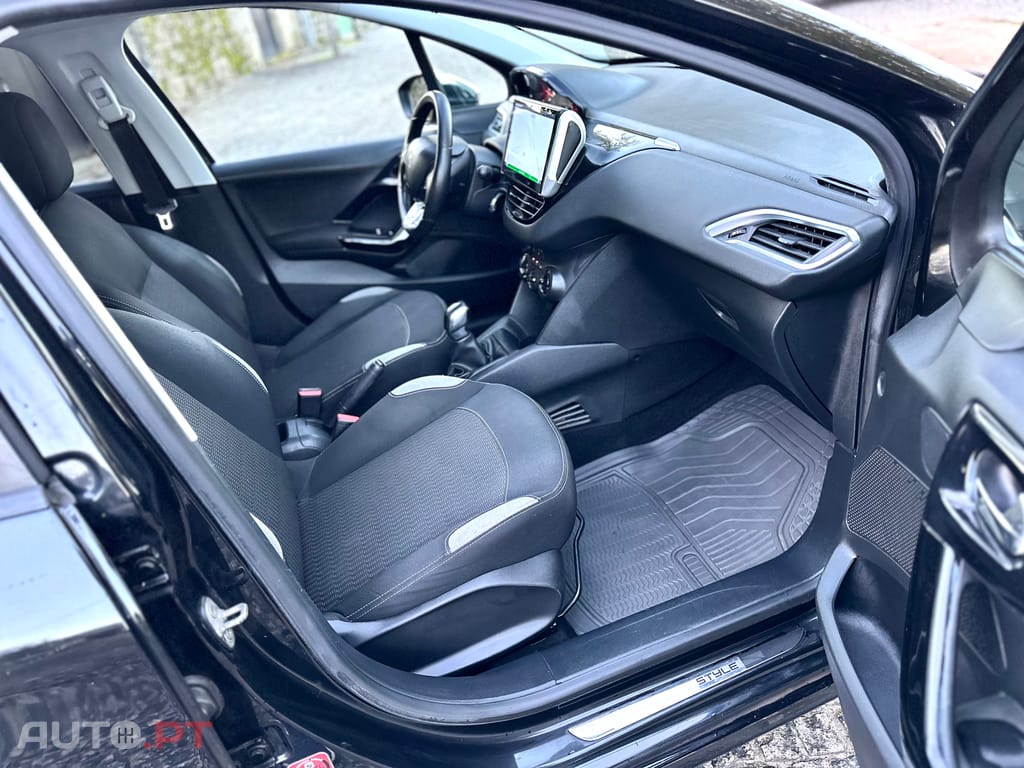 Peugeot 208 STYLE 1.4 HDI 90Cv 1 DONO 2014