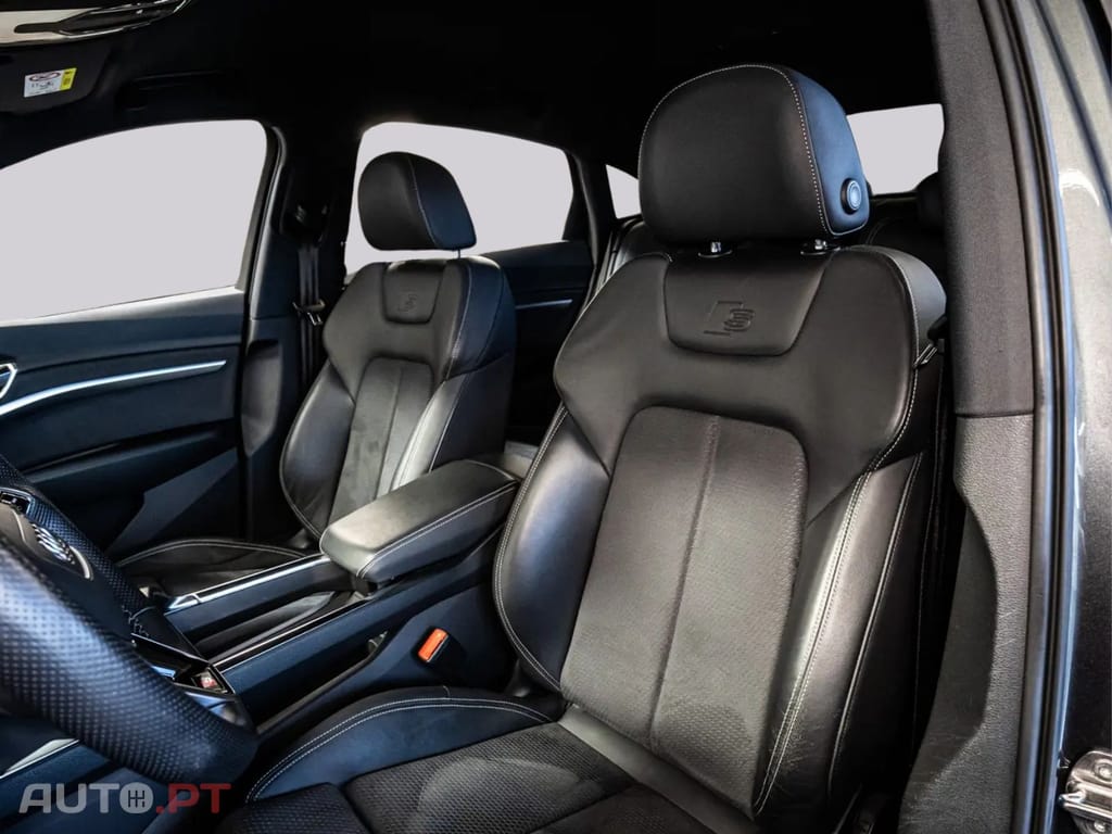 Audi E-Tron I.V.A DEDUTÍVEL 50 S LINE