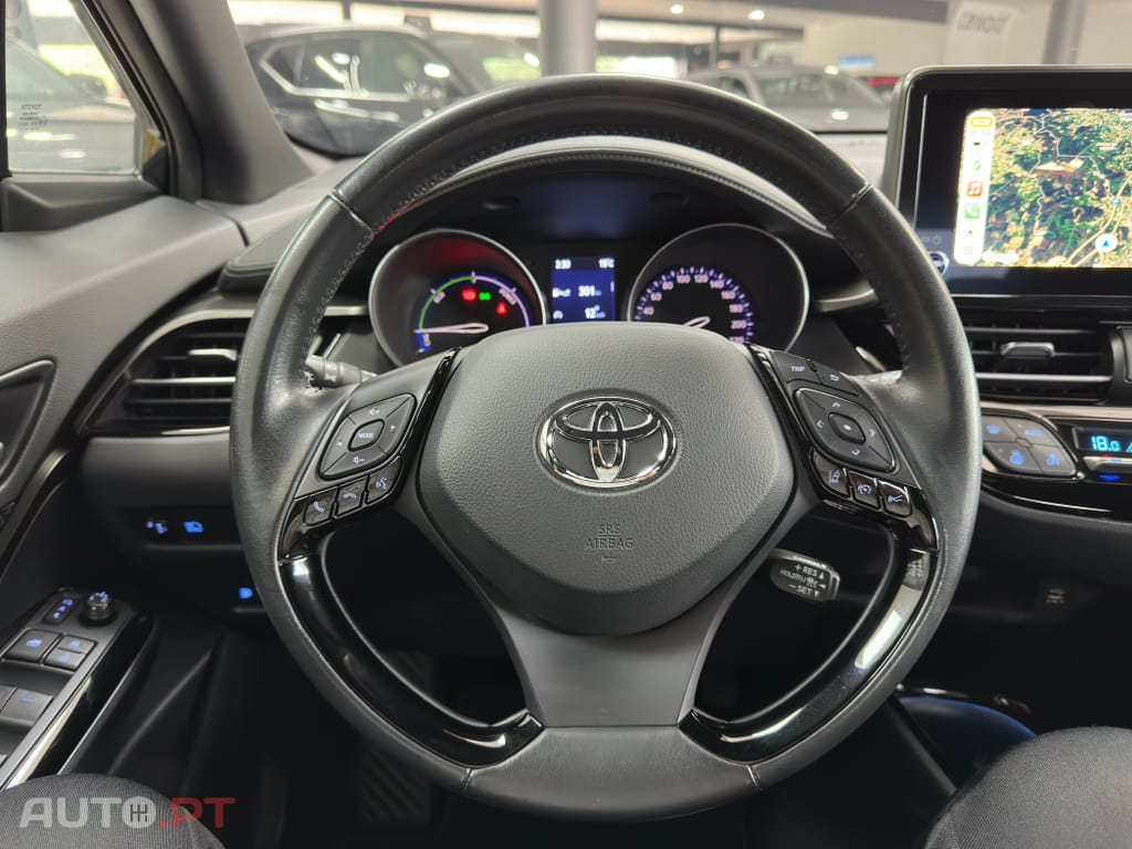 Toyota C-HR 2.0 Hybrid Square Collection