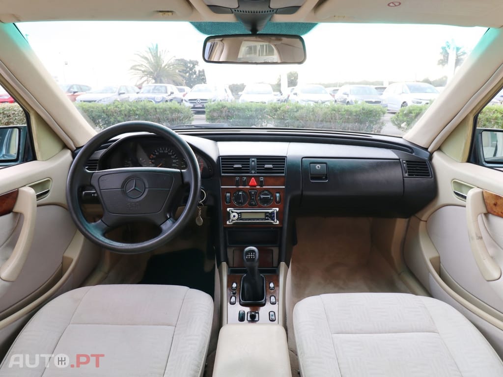 Mercedes-Benz C 220 D Classic