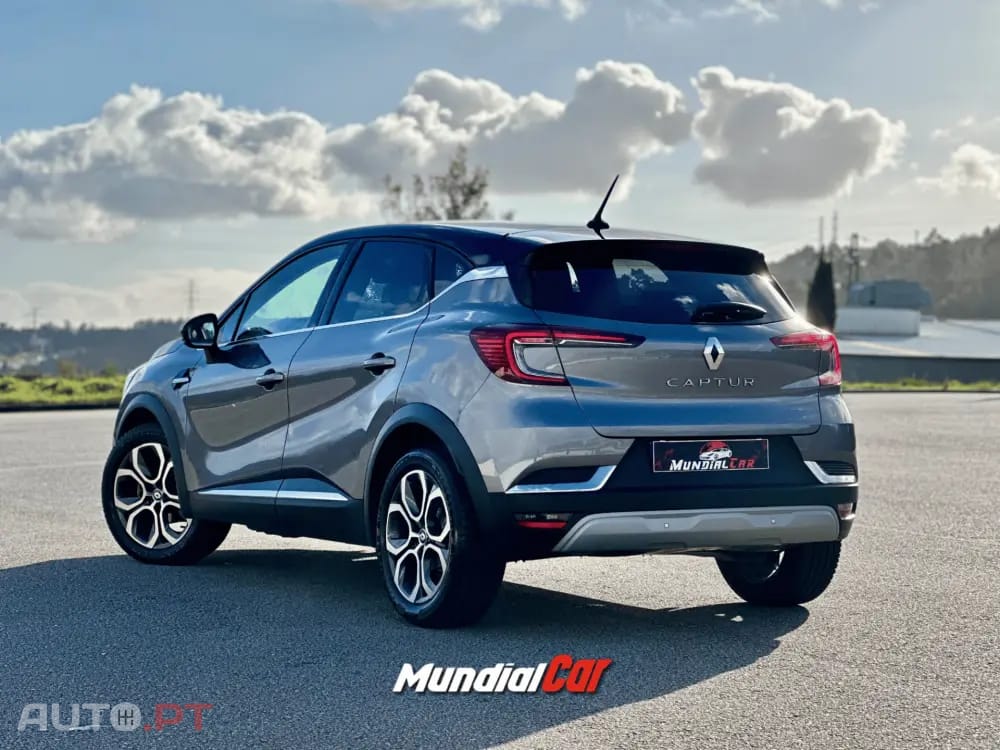 Renault Captur 1.6 Hybrid E-Tech Intens