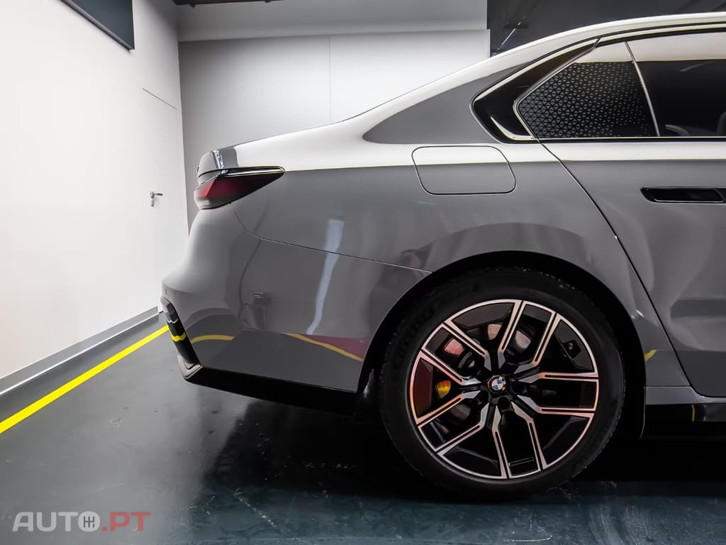 BMW 750 e xDrive M Sport