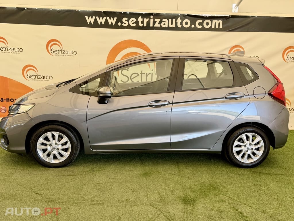 Honda Jazz 1.3 I-VTEC Comfort +Connect. Navi CVT