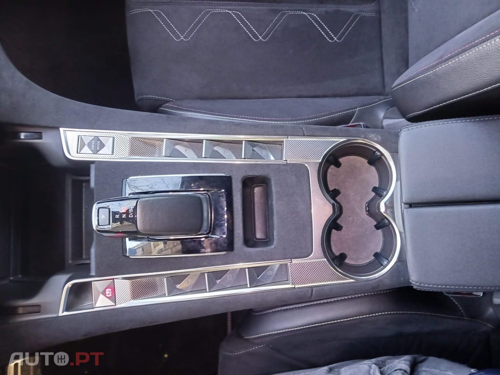 DS DS7 E-Tense Performance Line EAT8