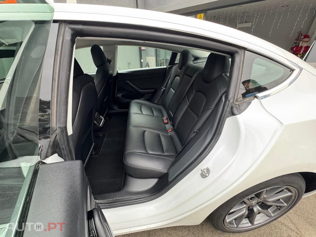 Tesla Model 3 Standard Range Plus RWD