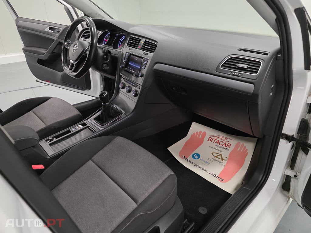 Volkswagen Golf 1.6 HDI CONFORTLINE