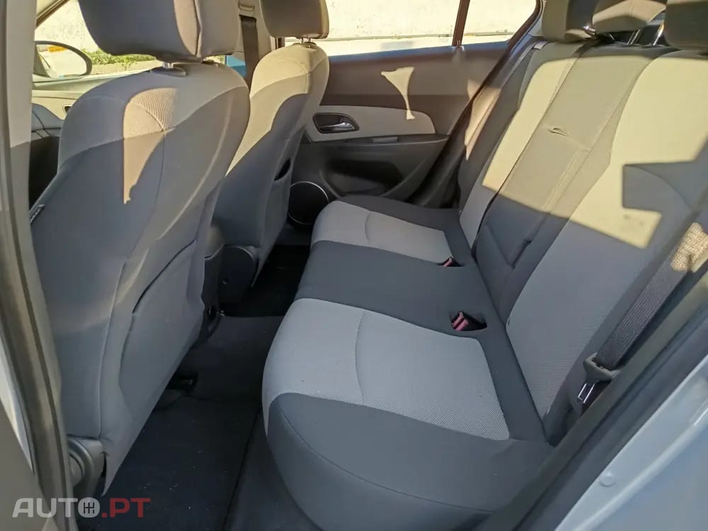 Chevrolet Cruze 1.6 LS