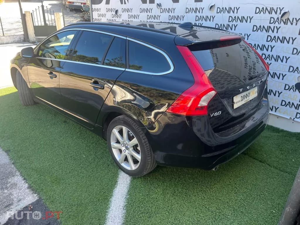 Volvo V60 2.0 D2 R-Design