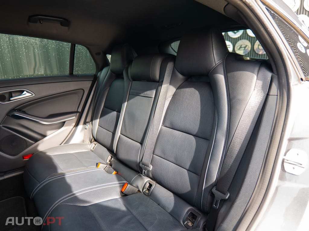 Mercedes-Benz CLA 220 d 7G-DCT AMG Line