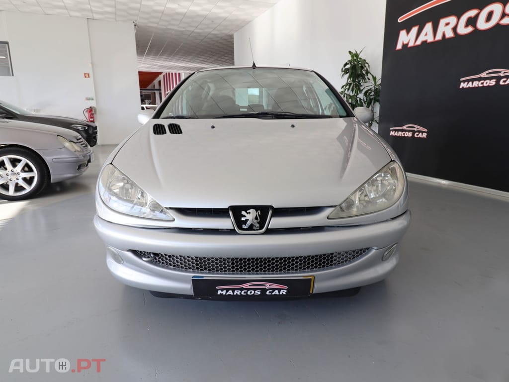Peugeot 206 1.1 Color Line