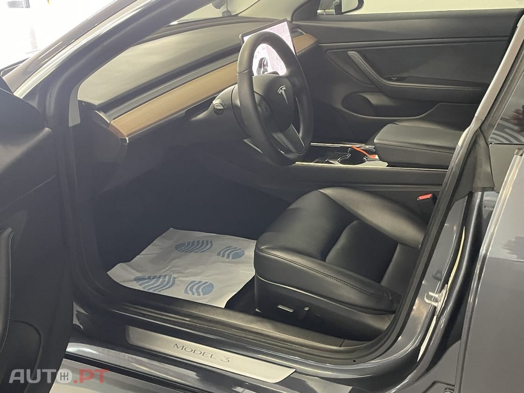 Tesla Model 3 Long-Range Dual Motor AWD