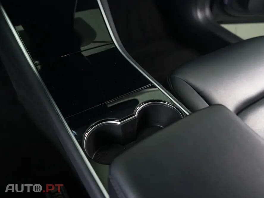 Tesla Model 3 Standard Range Plus RWD