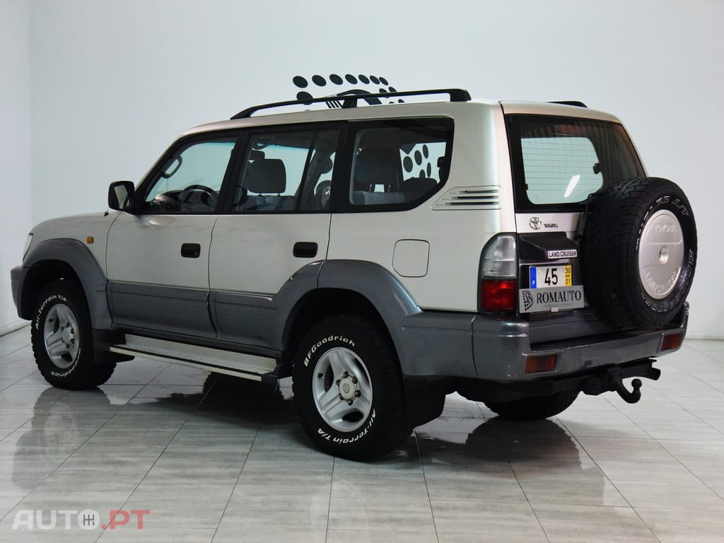 Toyota Land Cruiser 3.0 TD Pack 2