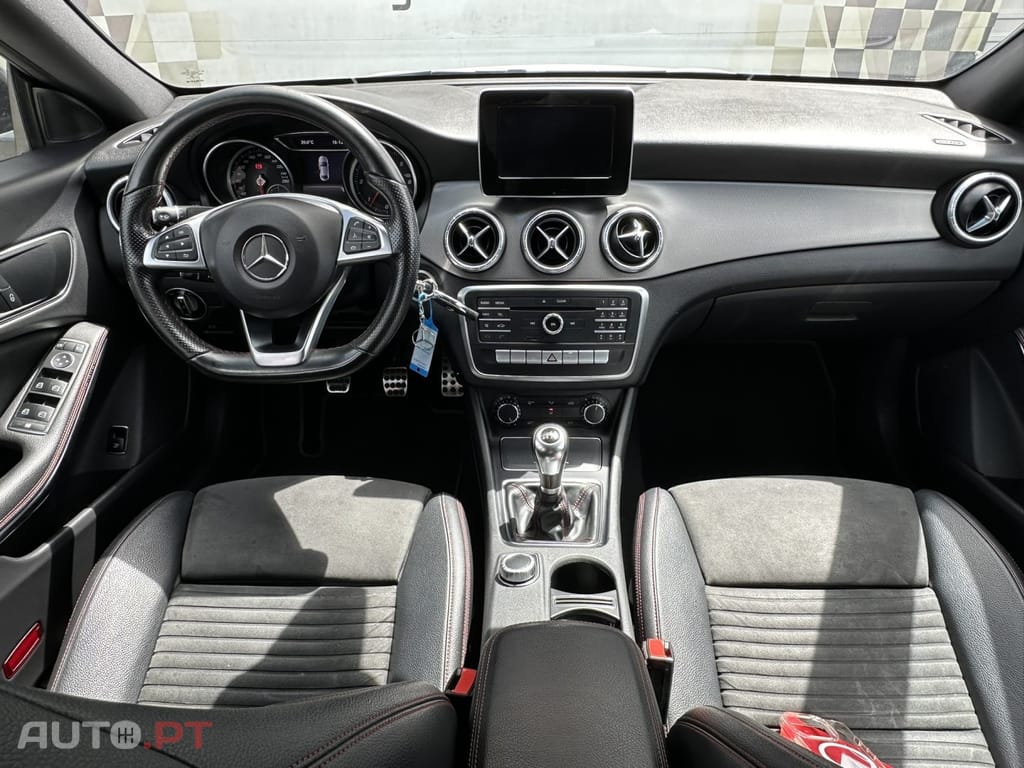 Mercedes-Benz CLA 200 AMG Line