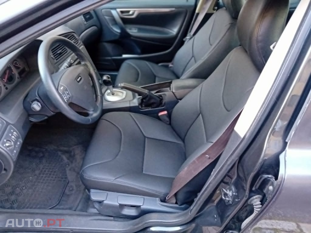 Volvo S60 2.4D  163CV CX VEL manual  Nacional
