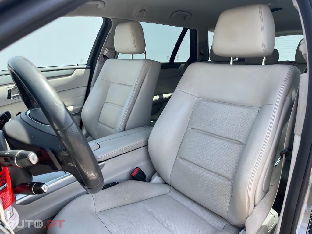 Mercedes-Benz E 300 BlueTEC Hybrid Avantgarde
