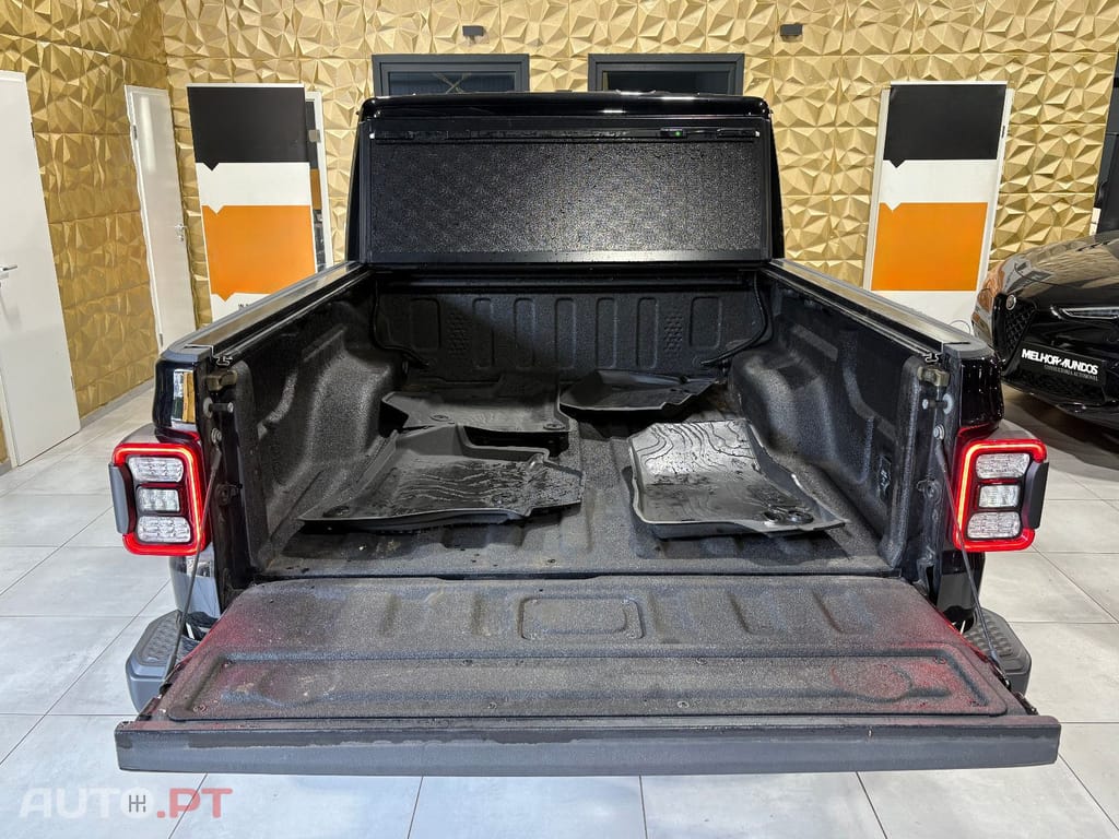 Jeep Gladiator 3.0 CRD Overland AT8