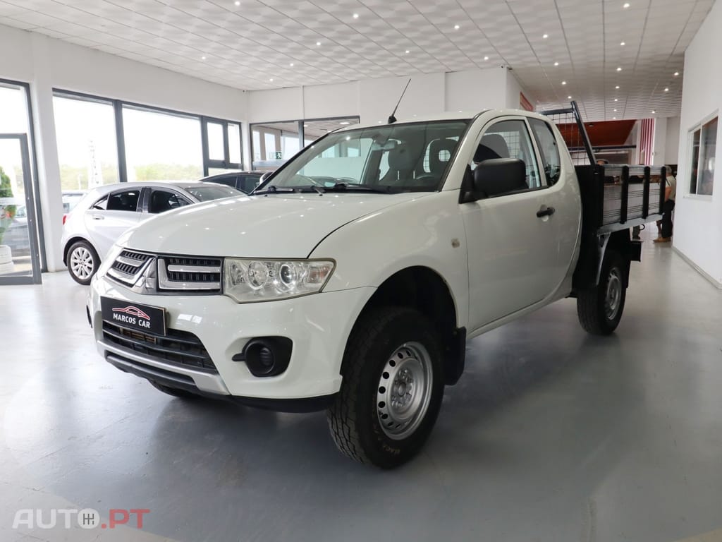 Mitsubishi L200 2.5 DI-D Club In.AC 3L 4WD