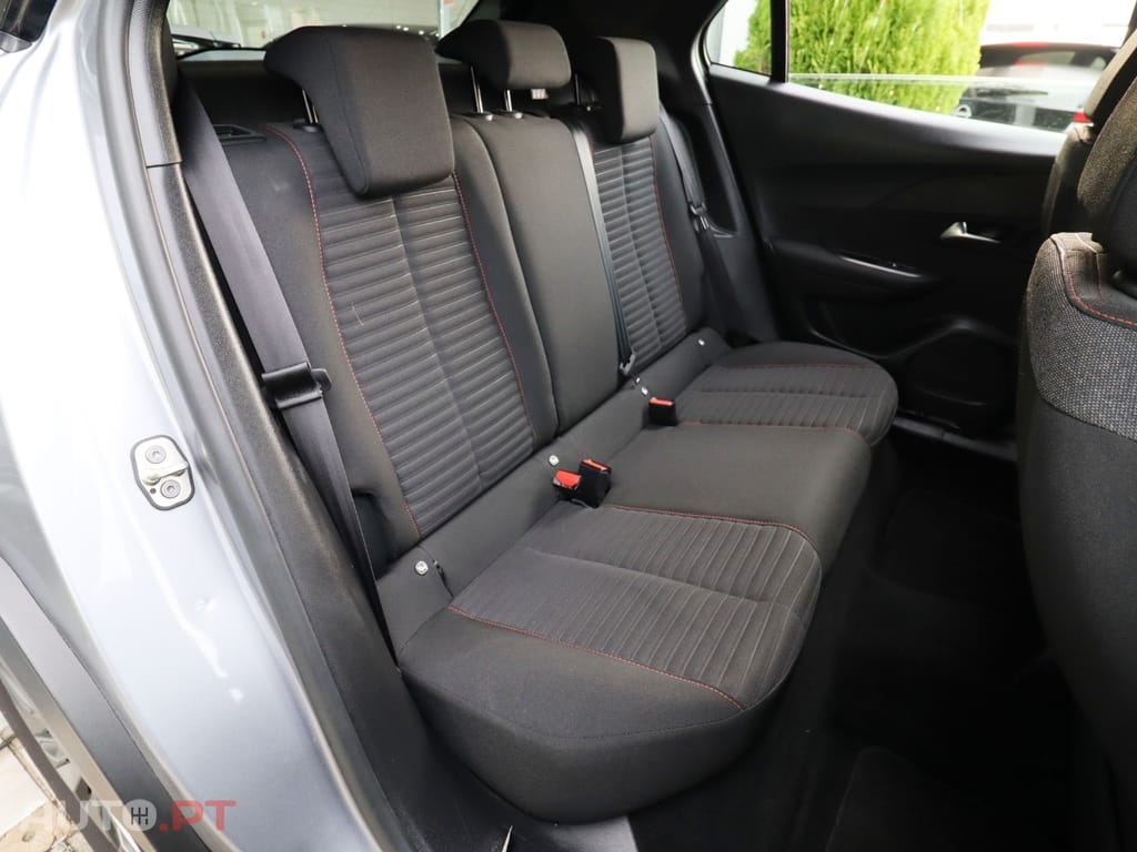 Peugeot 2008 1.2 PureTech Allure