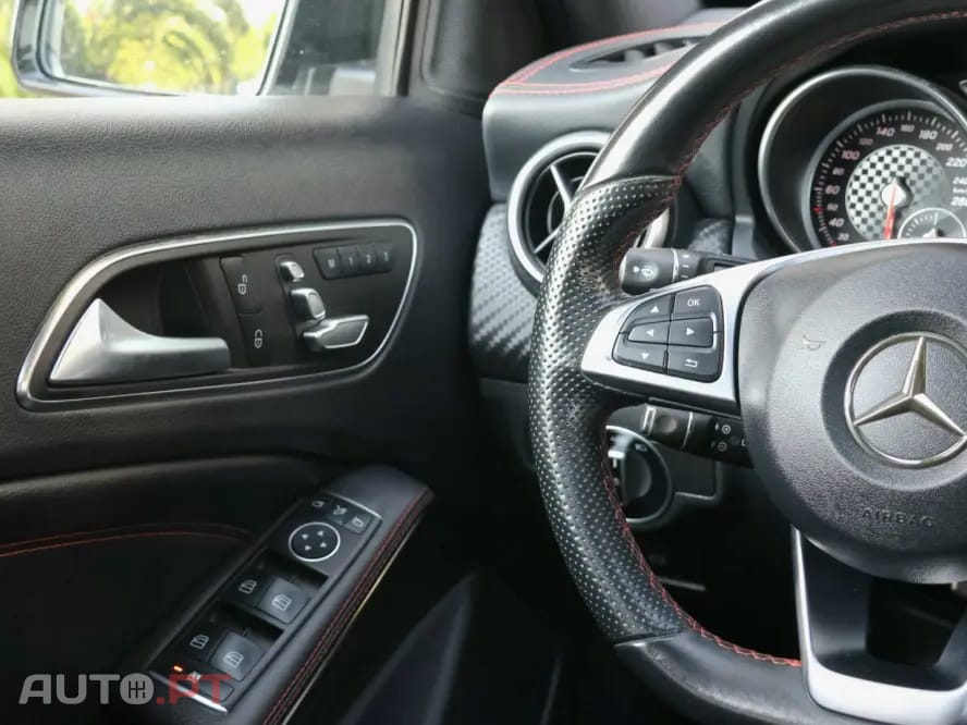Mercedes-Benz A 180 AMG Line