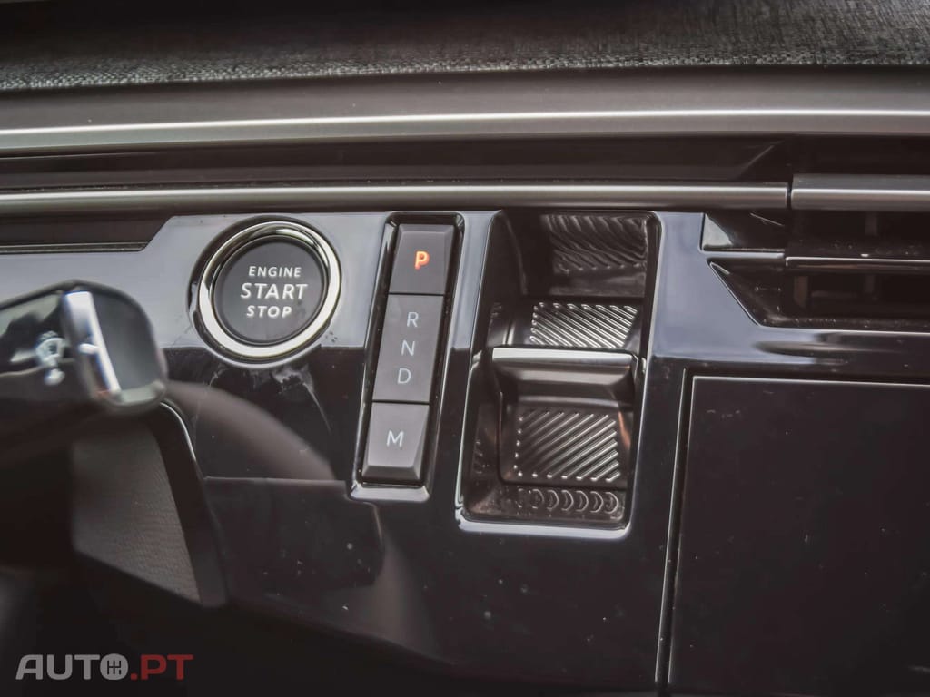 Peugeot 3008 1.2 Hybrid Allure e-DCS6