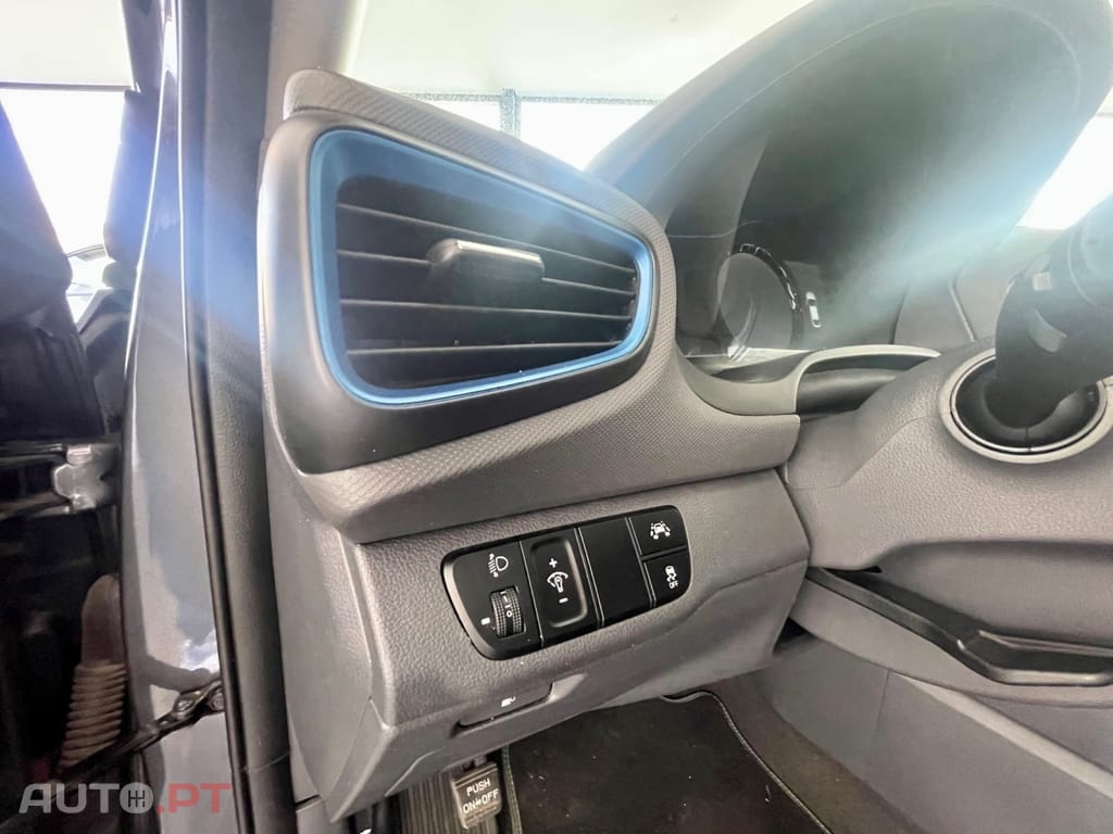 Hyundai Ioniq 1.6 GDI HEV Hybrid Tech