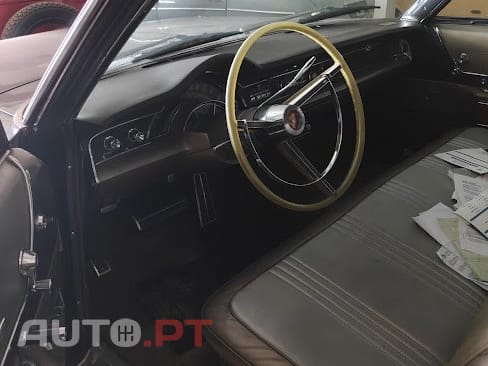 Chrysler New Yorker / Fifth Avenue
