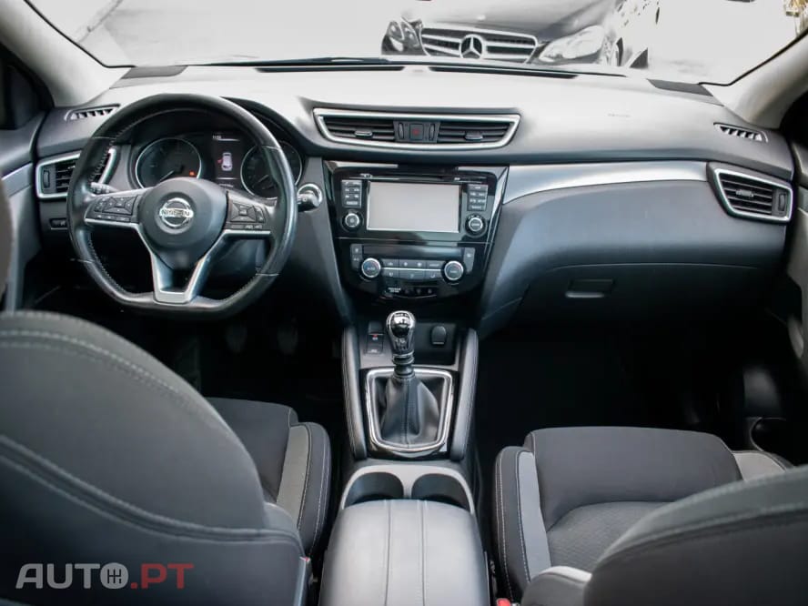 Nissan Qashqai 1.5 dCi N-Connecta J18