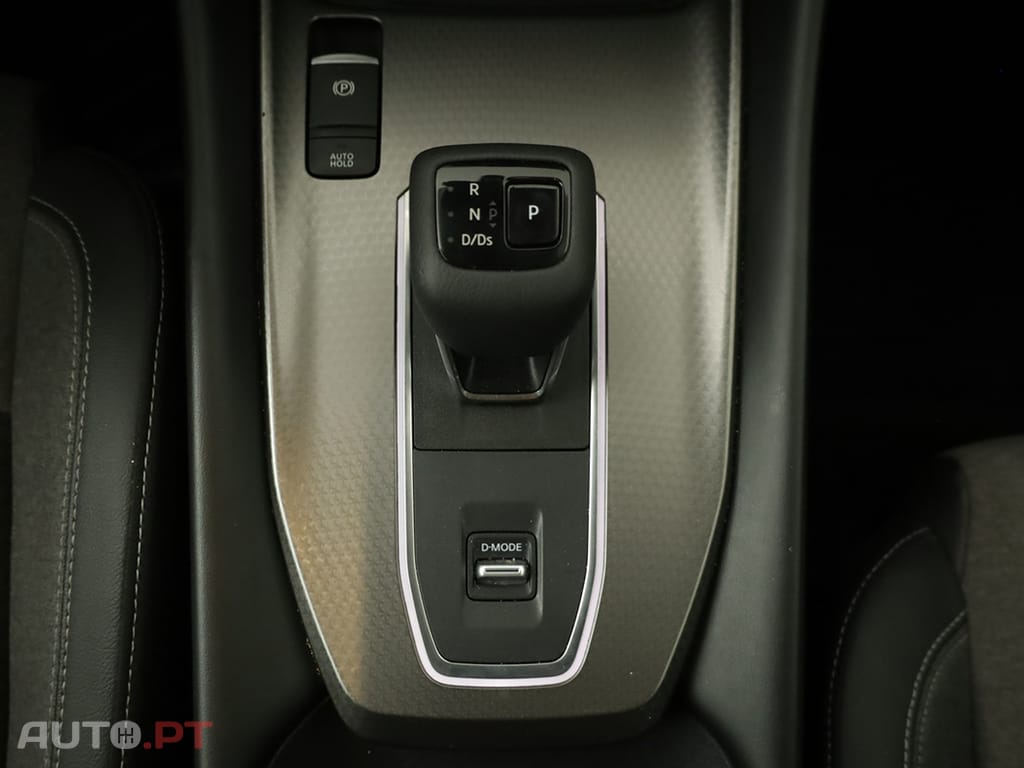Nissan Qashqai Qashqai 1.3 DIG-T N-Connecta LED Xtronic