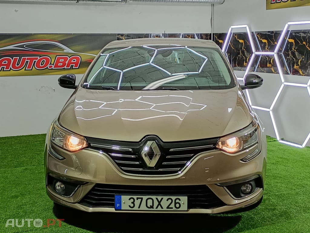 Renault Clio Outro