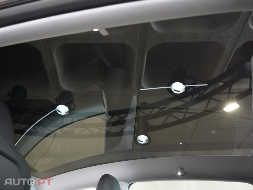 Tesla Model Y Long Range Tração Traseira