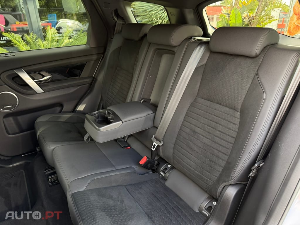 Land Rover Discovery Sport P300e Dynamic SE
