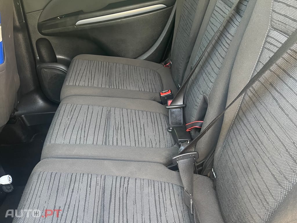 Opel Zafira Carrinha sete lugares