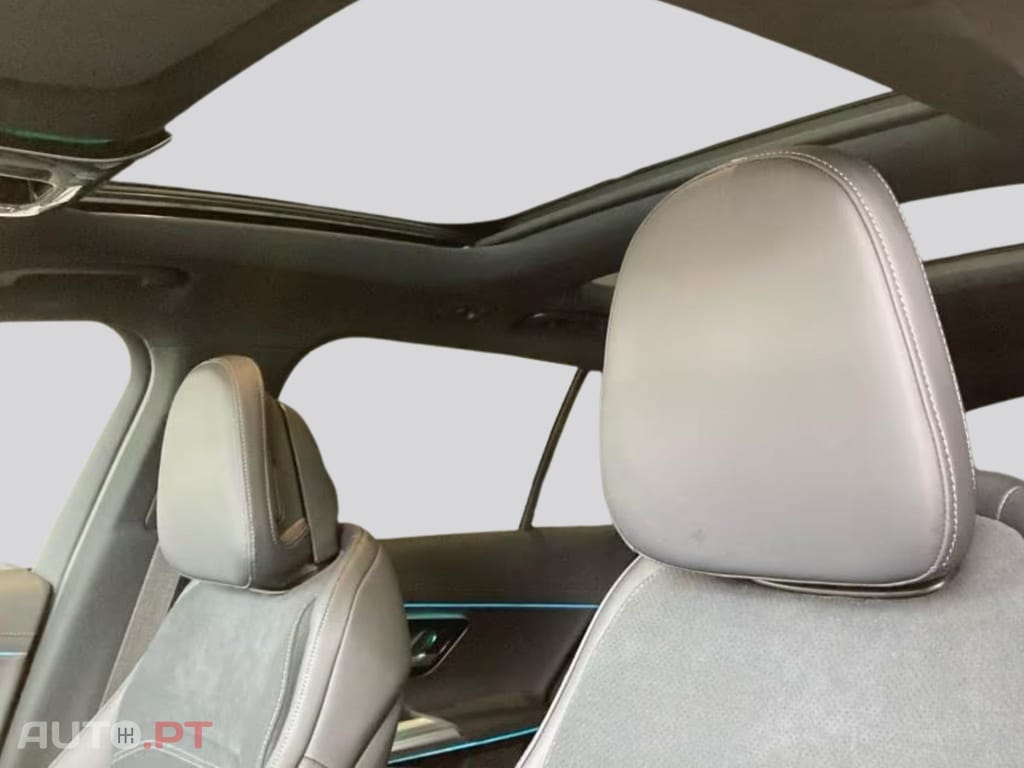 Mercedes-Benz E 300 I.V.A DEDUTIVEL e AMG-Line