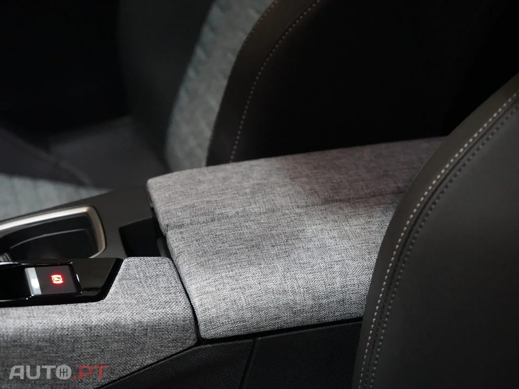 Peugeot 3008 1.2 Hybrid Allure e-DCS6